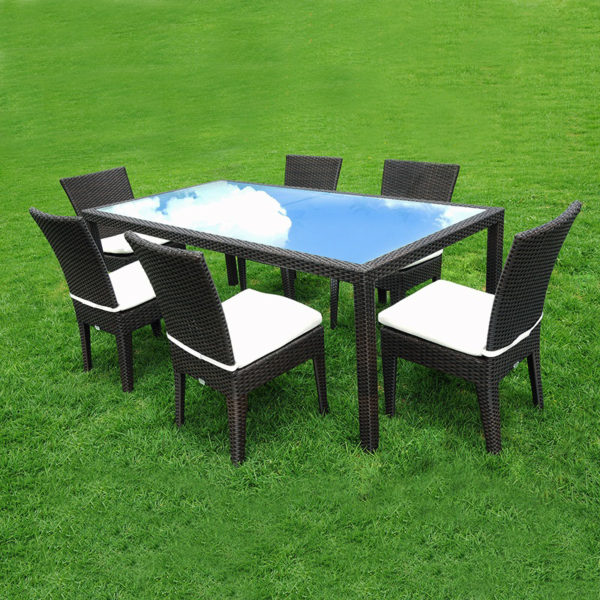 comedor-en-rattan-sintetico-cleveland-en-jardin-exterior