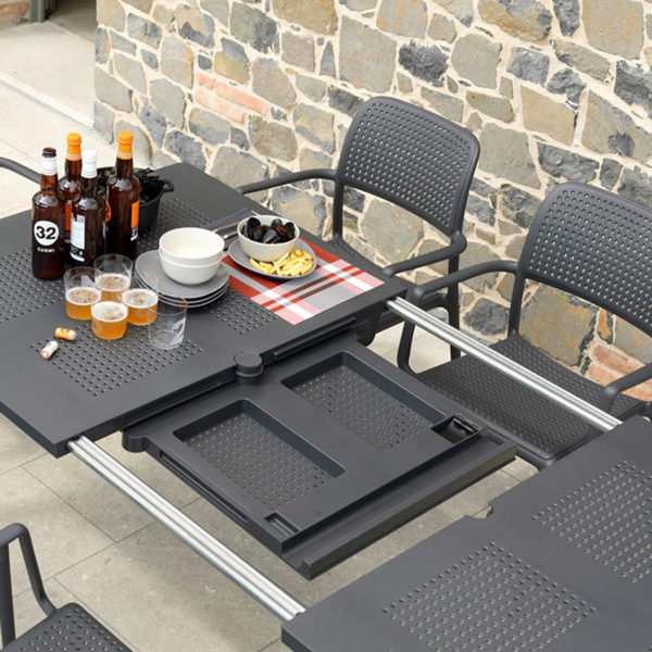 comedor-exterior-con-mesa-libecci-antracita-de-nardi-outdoor-design