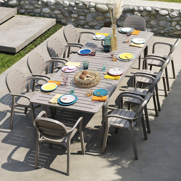 comedor-para-exterior-con-mesa-alloro-extensible-outdoor-design-barranquilla