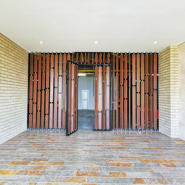 puerta-en-pvc-edificio-puntawa-barranquilla-outdoor-design