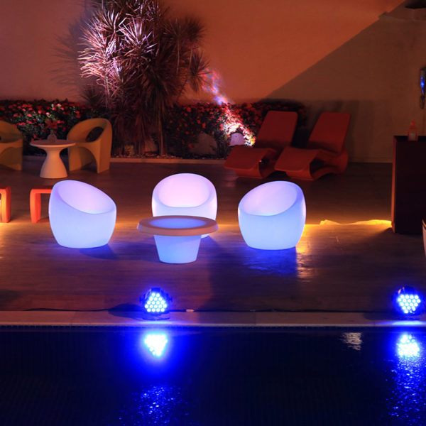 silla-occa-lumiere-con-luz-led-en-terraza-outdoor-design-bogota