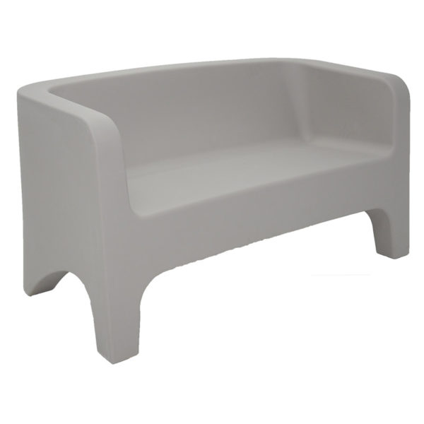 sofa-tonic-gris-de-tramontina-en-polietileno-outdoor-design